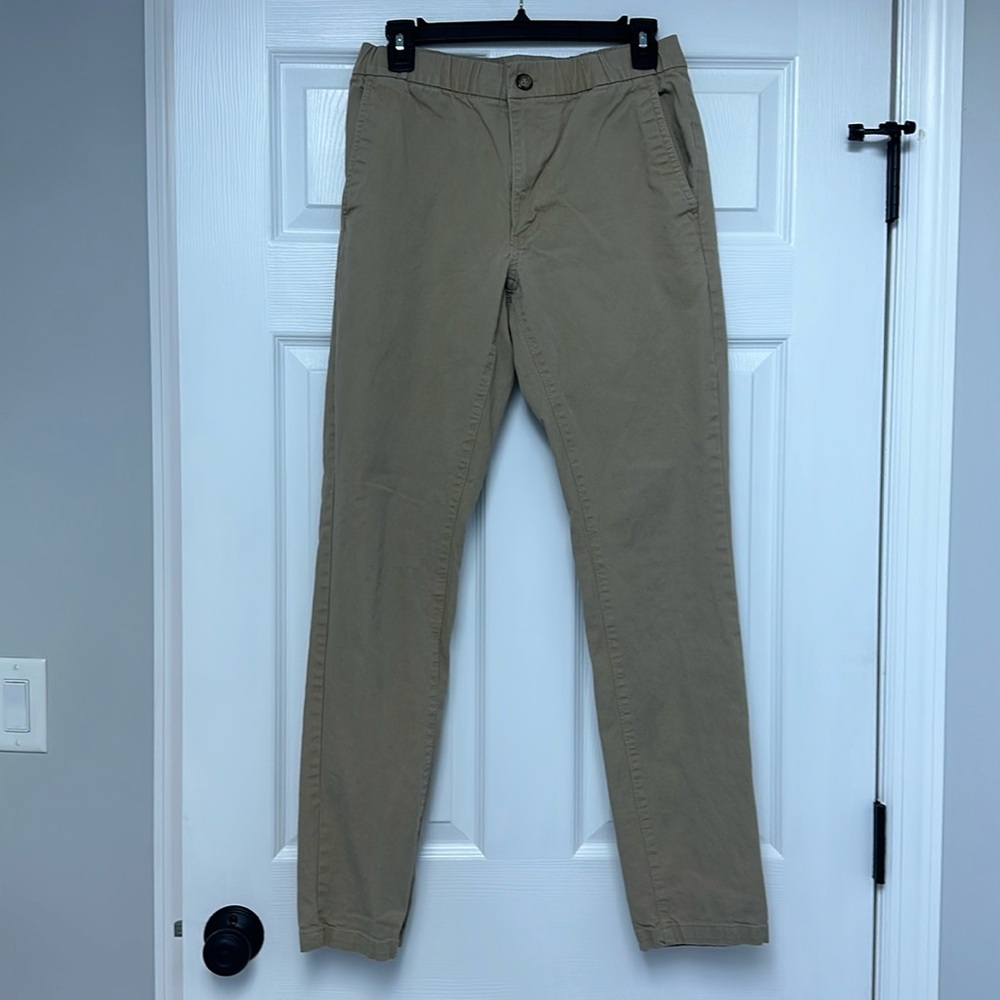 Old navy khaki’s mens small slim built in flex small